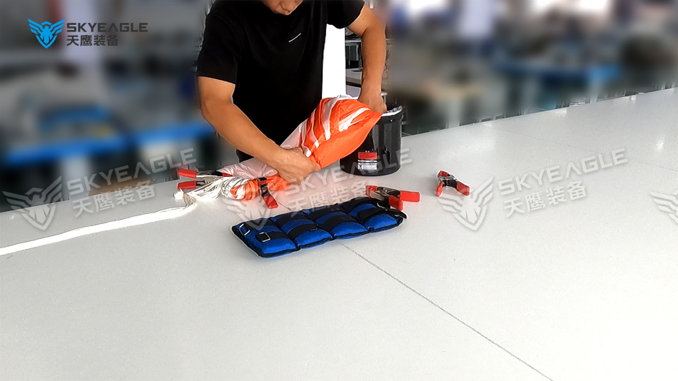 揭秘天鷹裝備T200無人機降落傘安全系統定制化全過程(圖8) 揭秘天鷹裝備T200無人機降落傘安全系統定制化全過程(圖8)
